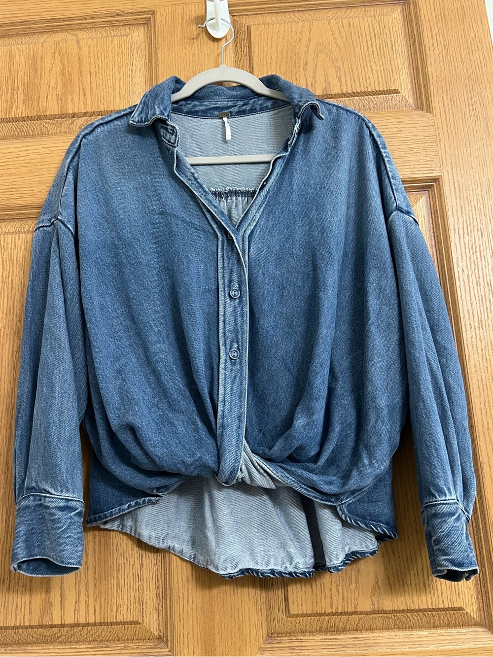 Young Fabulous & Broke Cropped Jean Shirt Denim Look Twist Size Small